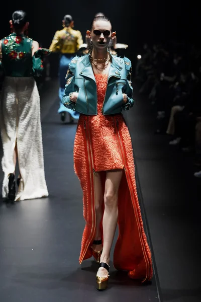 Look 44